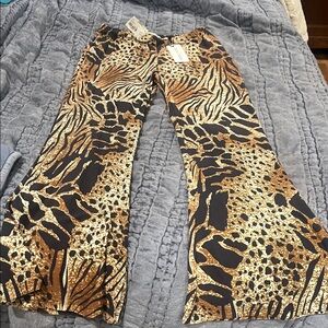 Novella Royale Leopard Print iris bells